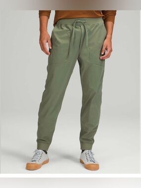 Lululemon ABC Jogger Warpstreme
Green Twill